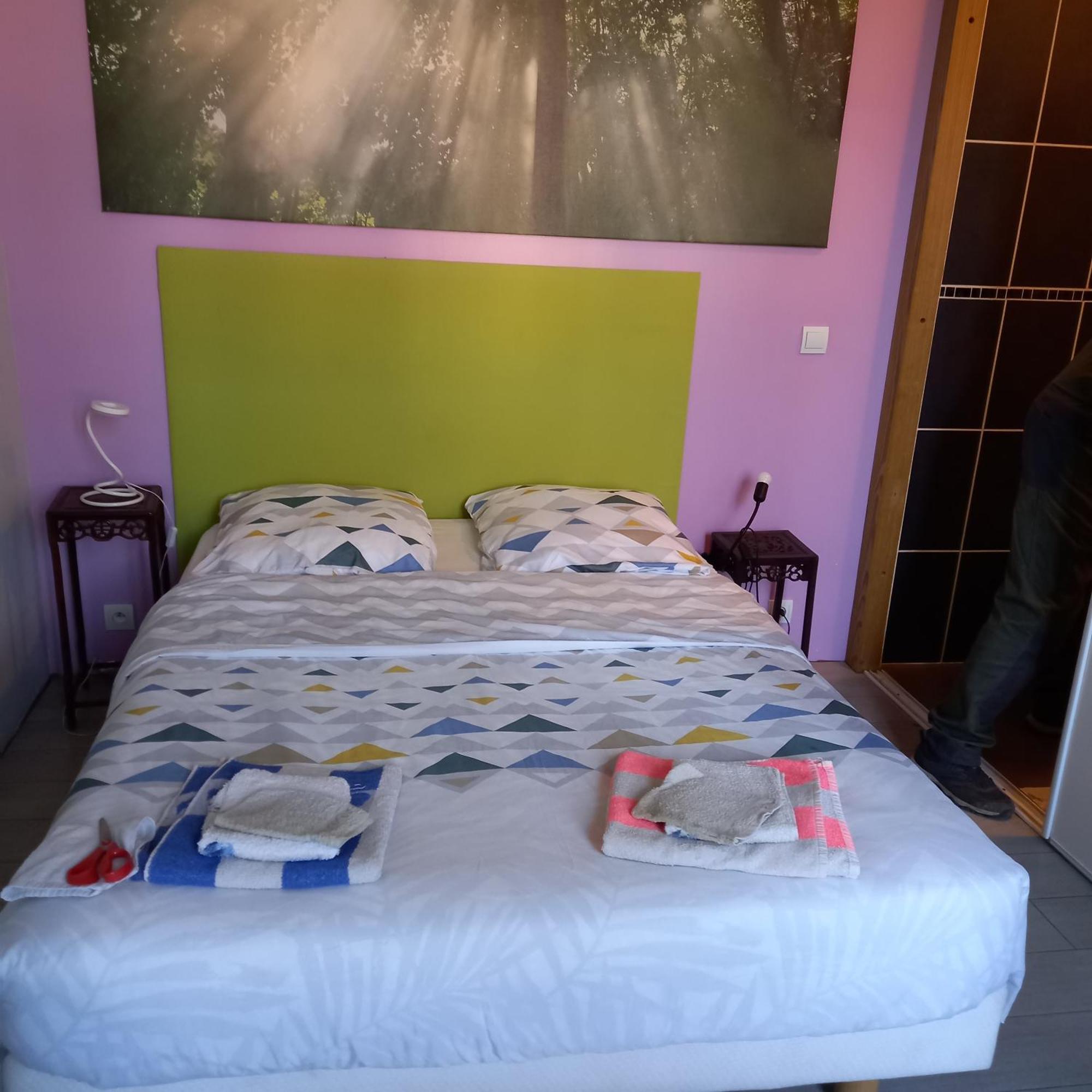 Petit studio parmi les pins et les cypres Marseille Extérieur photo